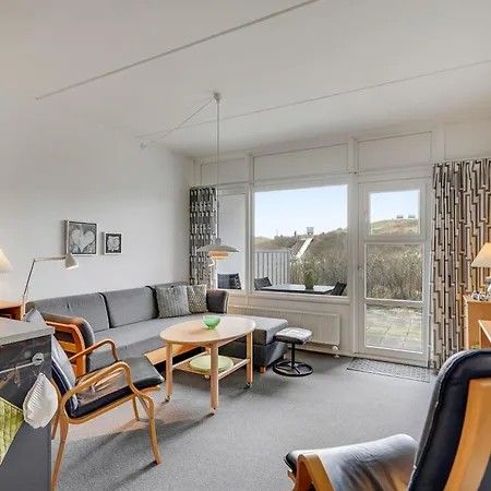 Paen Beliggende I Stuen Sj3118 Daire Henne Strand