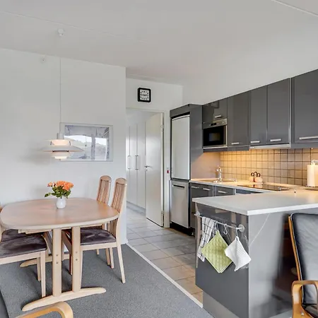 Paen Beliggende I Stuen Sj3118 * Henne Strand