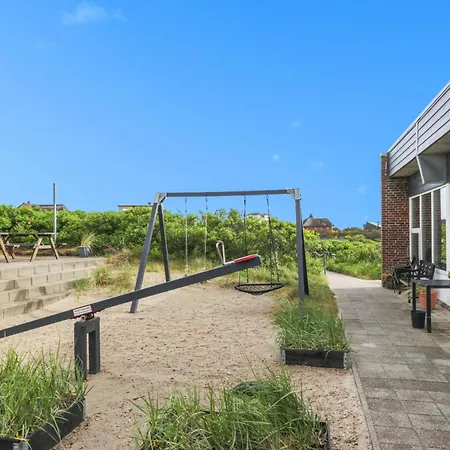 Paen Beliggende I Stuen Sj3118 * Henne Strand